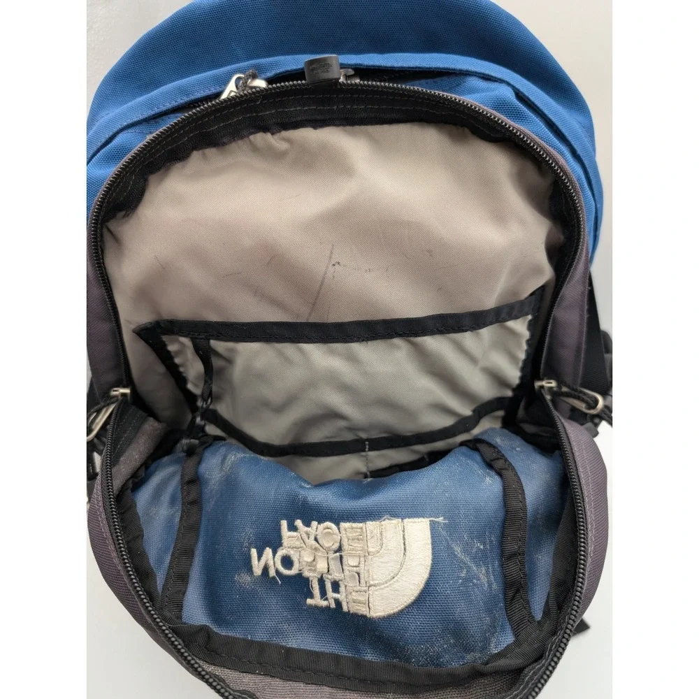 The North Face Slingshot Backpack Blue Grey Hiking Daypack Bungee Cord